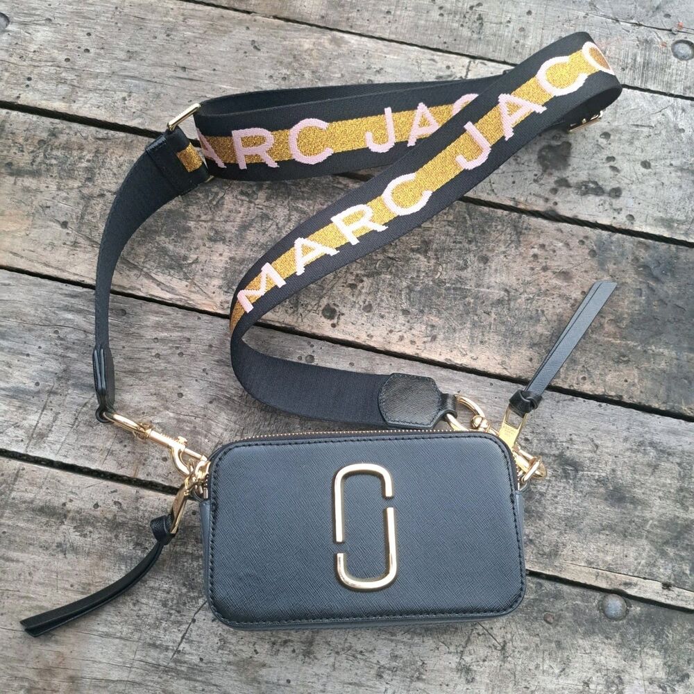 Marc Jacobs Women's Crossbody Purse Logo Bag The Snapshot Black Gold Excellent